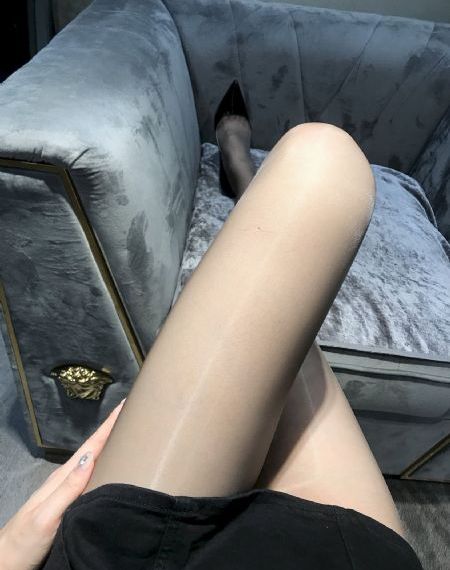 老卫抱着淑蓉进房间第九集_BD在线播放